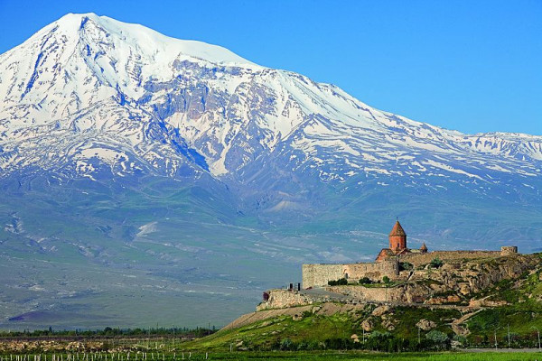 Գինու տուր / Խոր Վիրապ,  Թռչունների քարանձավ, Նորավանք,  «Հին Արենի» գինեգործարան